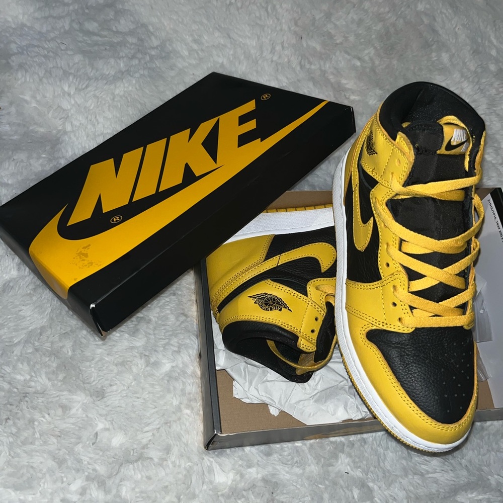 Air Jordan 1 Black/Yellow Size 7